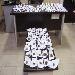 BEYAZ KAĞIDIN İÇERİSİNDE ZEHİR SATIYORLAR