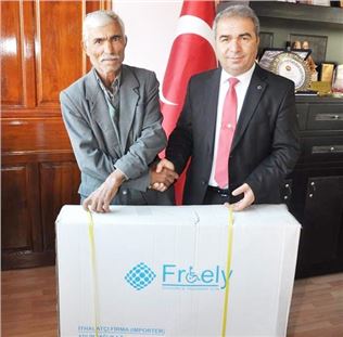 Başkan Tepebağlı’dan ihtiyaç sahibine tekerlekli sandalye