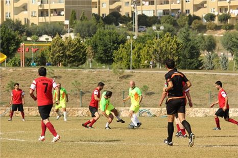 Toroslar’da kurumlararası futbol turnuvası heyecanı