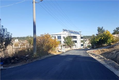Mersin Gülnar’da sıcak asfalt çalışmaları devam ediyor