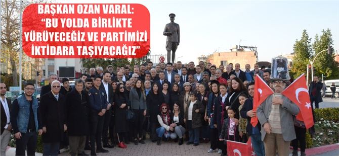 CHP’nin yeni seçilen ilçe yönetiminden anıta çelenk