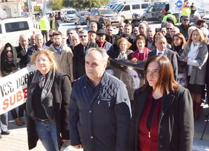 Tarsus Eğitim-İş Uğur Mumcu'yu andı
