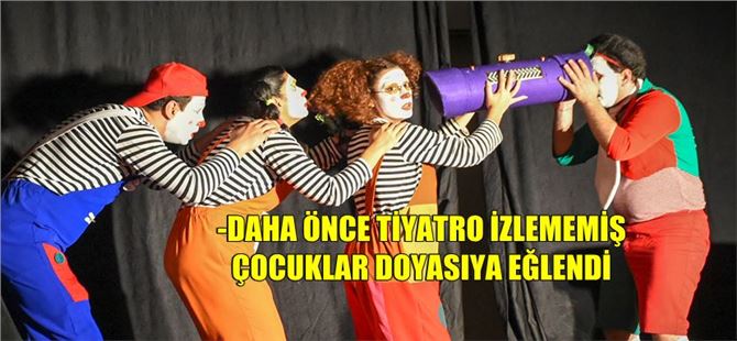 Tarsus Şehir Tiyatrosu’nun ’Neden’ Adlı Çocuk Oyunu Okullarda Sahnelendi