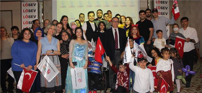 Kanser hastaları birlikte iftar yaptı, sağlık diledi