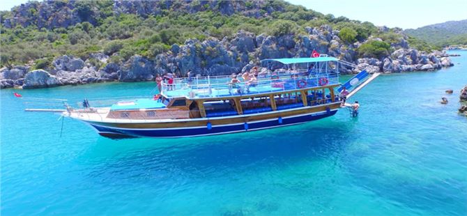 Ege’de Tatil Anlayışı Değişiyor: Teknede Etkinliklere Artan İlgi
