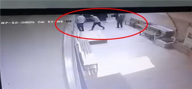 Müezzine Bıçaklı Saldırı Anı Güvenlik Kamerasında